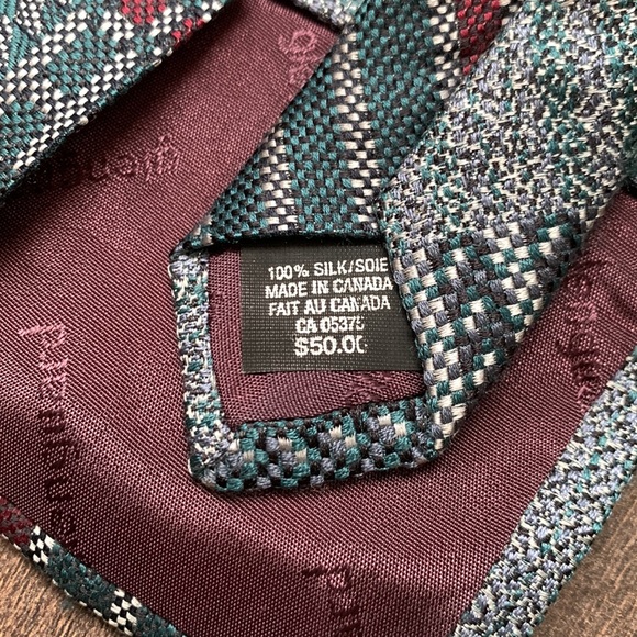 Bundle of 3 silk vintage ties in GUC - Picture 6 of 11